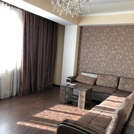 Квартира В Центре Бишкека! Eksteriør billede